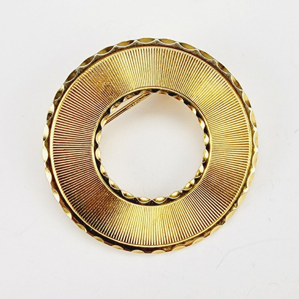 Vintage Gold Tone Sunburst Circle Brooch Scalloped Edge Round Pin 1.25‎ Inch